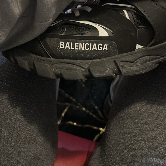 Balenciage - Picture 3 of 5